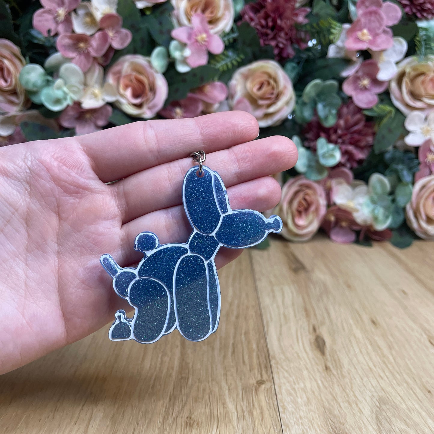Schlüsselanhänger Hund kackend rechts in verschiedenen Designs