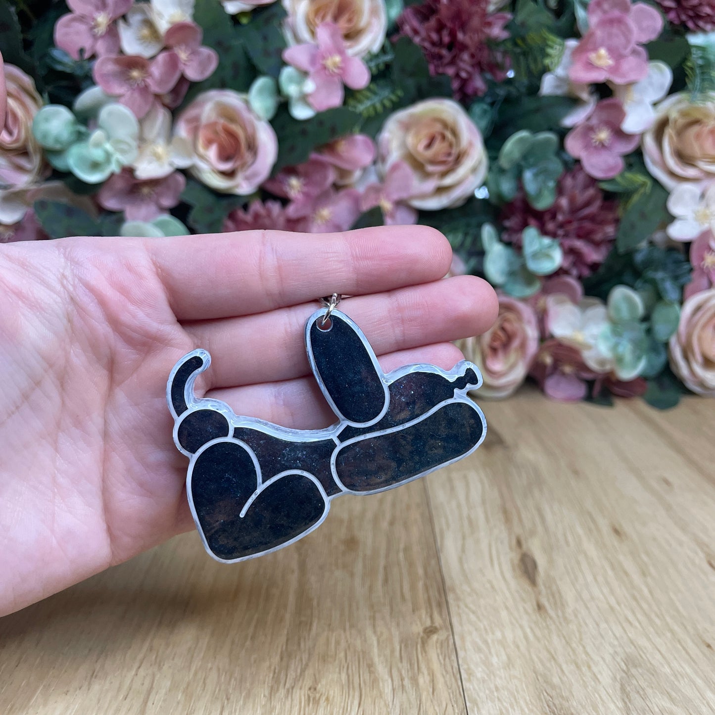 Schlüsselanhänger Hund Liegend in verschiedenen Designs