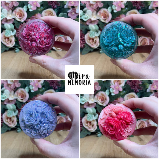 Kleine Blümchen Dose in verschiedenen Designs